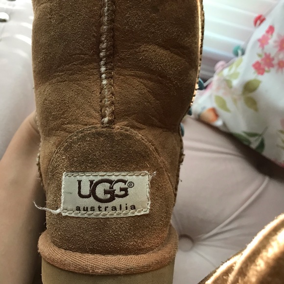 Kids UGG Classic Tall Boot - Picture 5 of 8